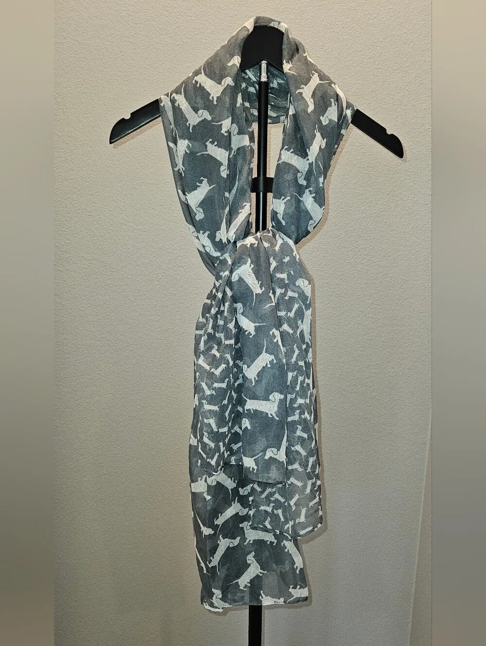 Grey Dachshund Print Scarf – Pre-Owned – Lightweight Dog Lover Accessory